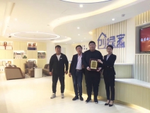 熱烈祝賀魏總、吳總、楊總簽約創(chuàng)綠家陜西省市級代理！