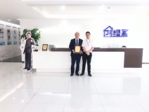 熱烈祝賀尚總、鄧總夫婦簽約創(chuàng)綠家四川省市級(jí)代理！